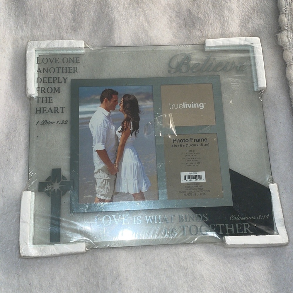 Glass Picture Frame for Wedding, Engagements or Anniversary